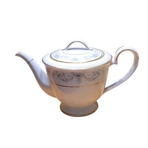 Noritake Noble 2600 White Porcelain Teapot Gold Trim Floral Design Japan